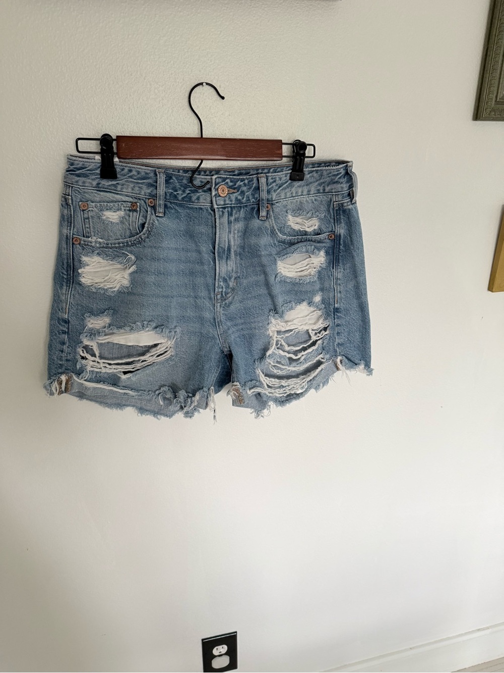 American Eagle Outfitters Tom Girl Distressed Denim Shorts Sz 10